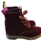 Load image into Gallery viewer, 9 DR. MARTENS Boots
